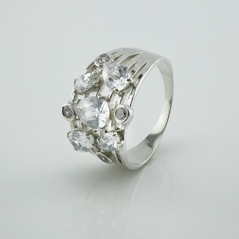 

Серебряное кольцо (3705)