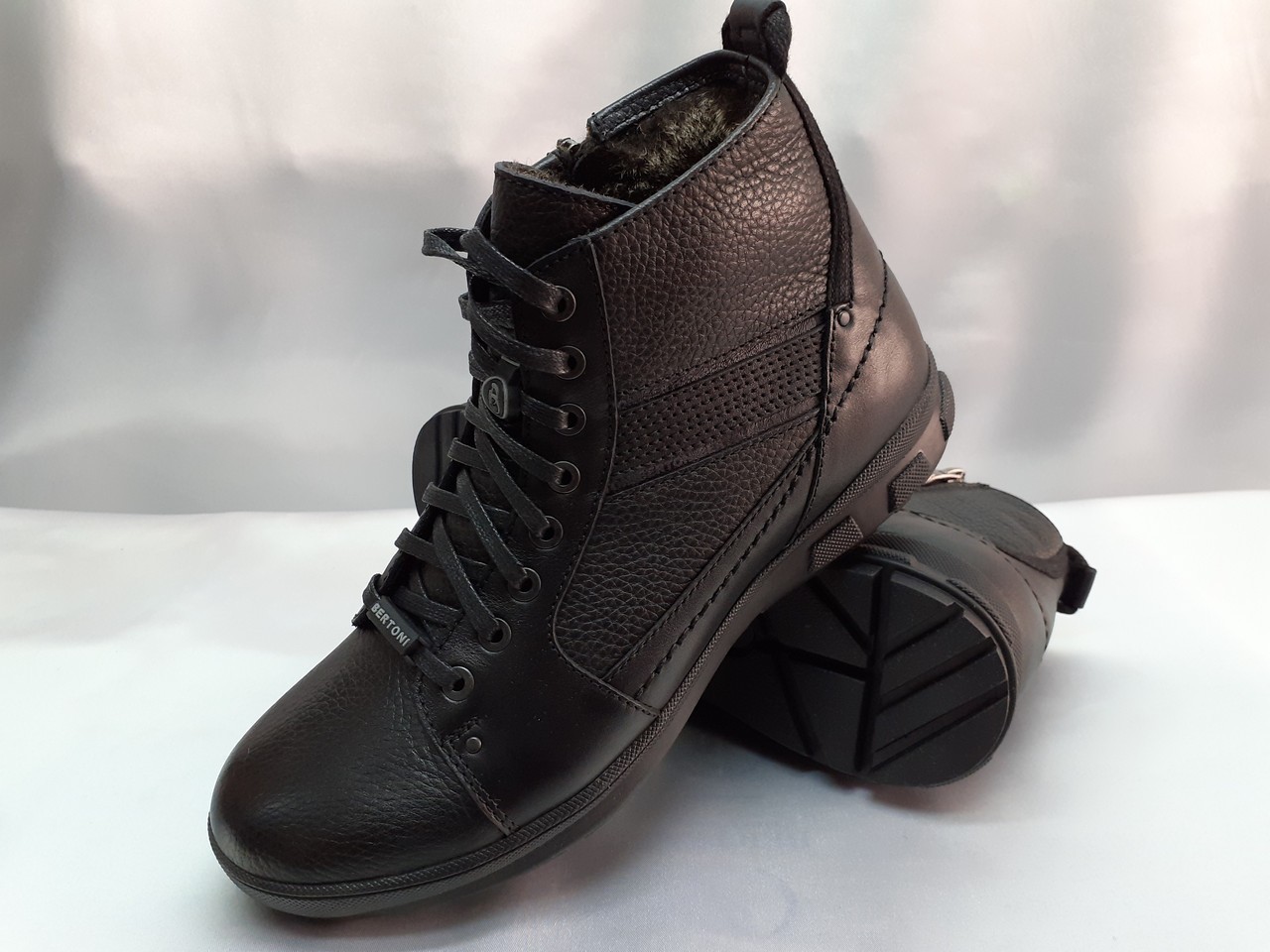 

Ботинки зимние BERTONI 44 черные на меху 7511
