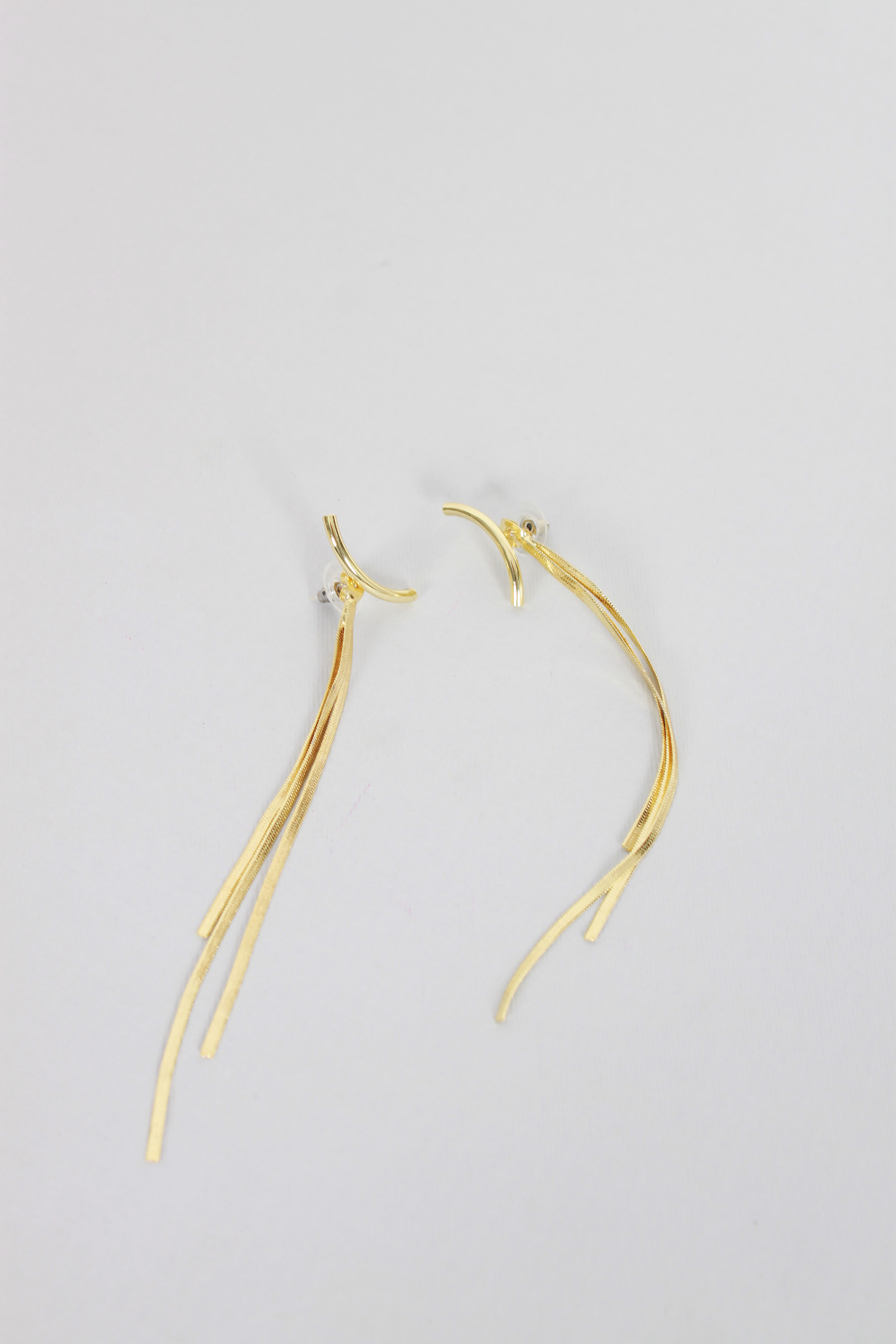 

Подвески FAMO Серьги Шоун золотые Длина 12(см)/ Ширина 0.5(см) (16)