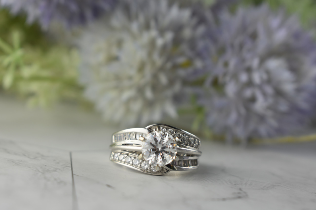 

Кольцо из серебра с Фианитами Королева 2526 Sky Jewelry 17,5 (506)