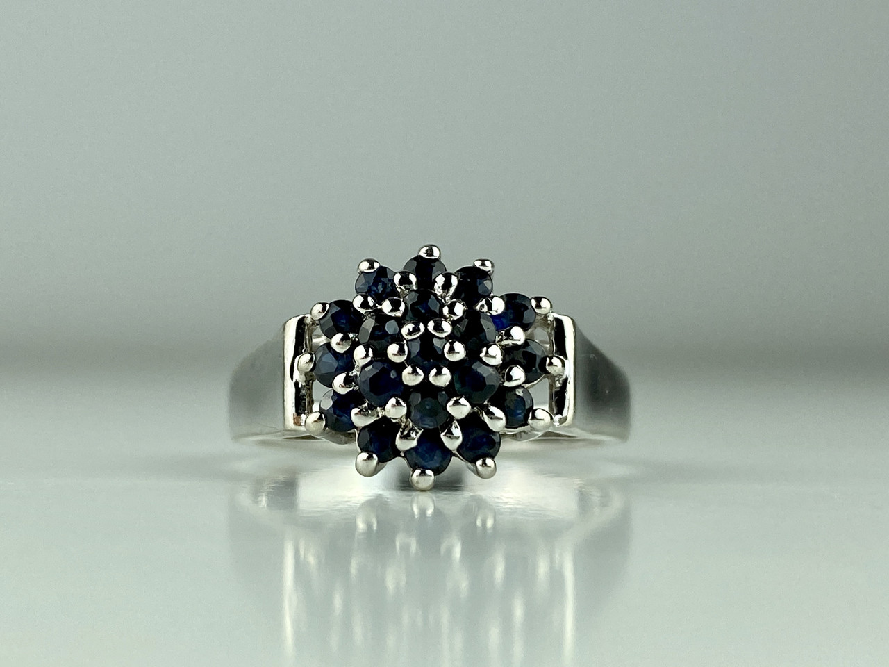

Кольцо из серебра с Сапфирами Цветок 765 Sky Jewelry 18 (л98765)