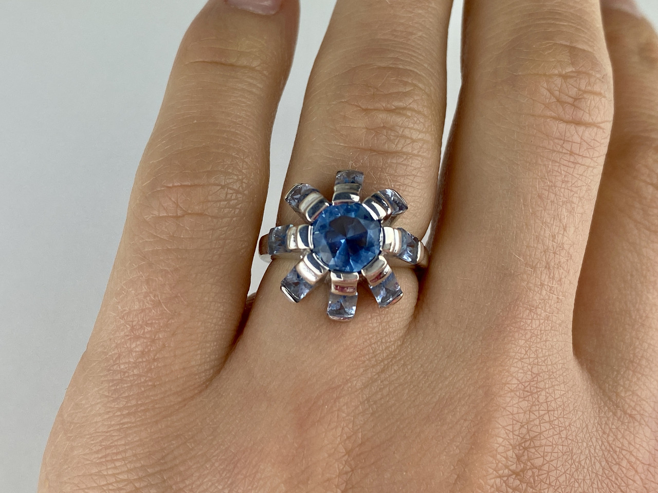 

Кольцо из серебра с Камнями Шпинель Цветок 763 Sky Jewelry 17 (2837оо)