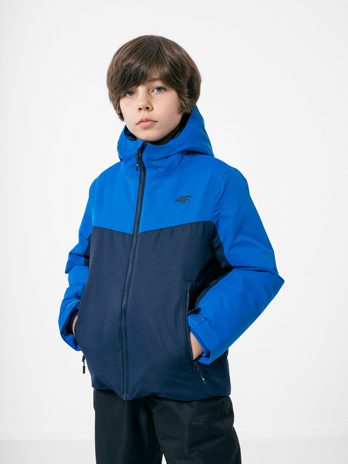 Акція на Дитяча зимова лижна куртка для хлопчика 4F HJZ22-JKUMN001-30 S 128 см від Rozetka