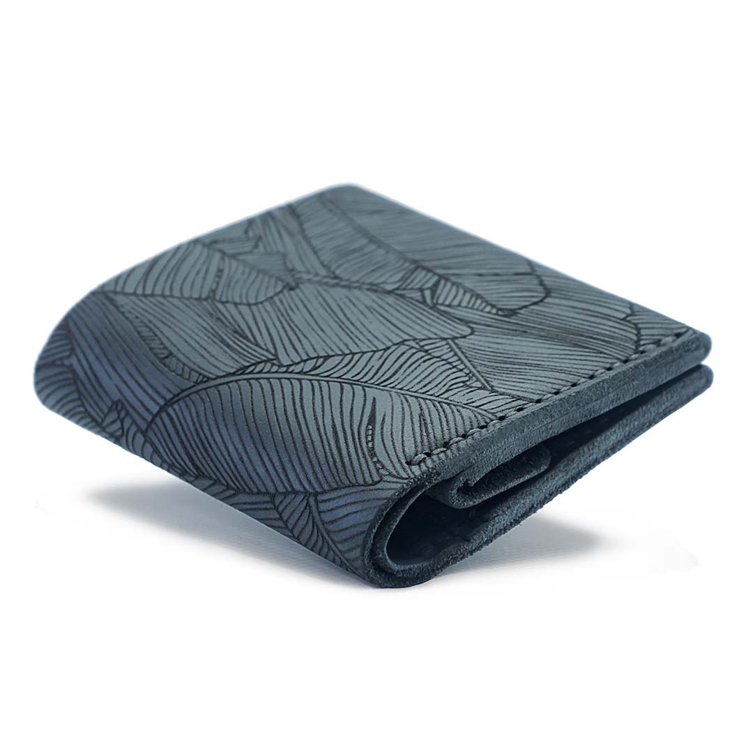 

Кошелек-портмоне ручной работы из натуральной итальянской кожи с гравировкой 10х10 см. Серо-голубой