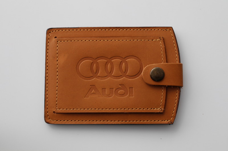 

Кожаная обложка для прав Image-D с логотипом Audi желтая 5072