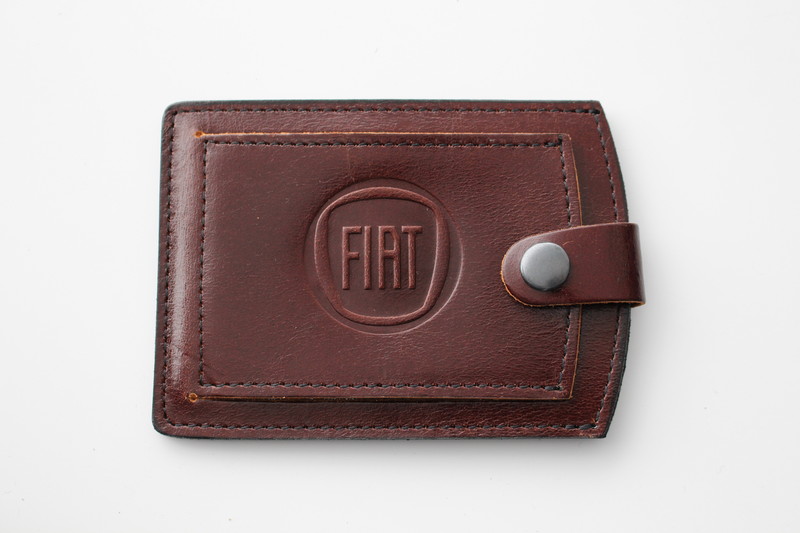 

Кожаная обложка для прав Image-D с логотипом Fiat каштановая 5072