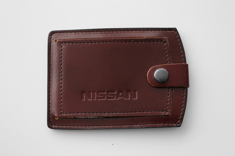 

Кожаная обложка для прав Image-D с логотипом Nissan каштановая 5072