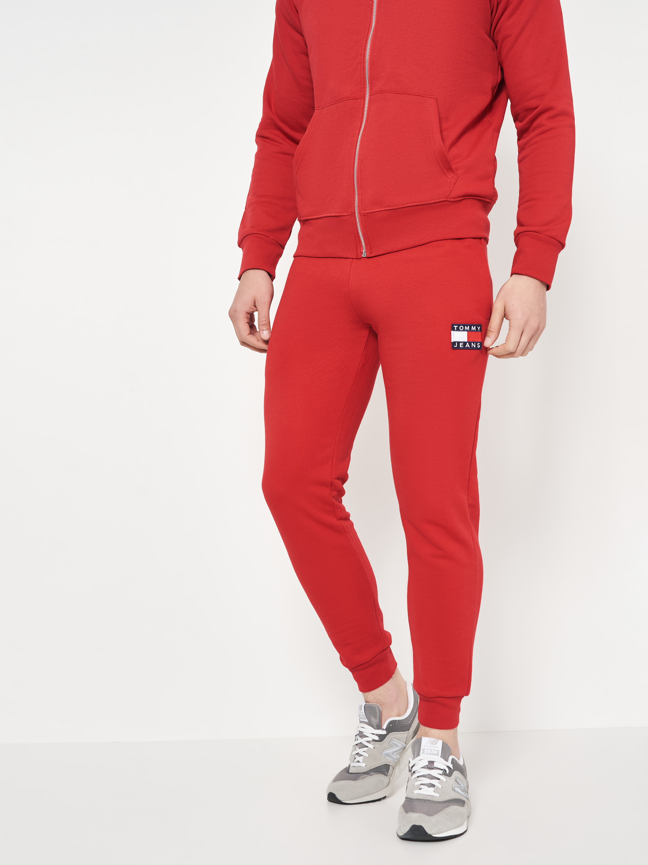 Акція на Спортивні штани чоловічі Tommy Hilfiger 10963.5 L (48) Червоні від Rozetka