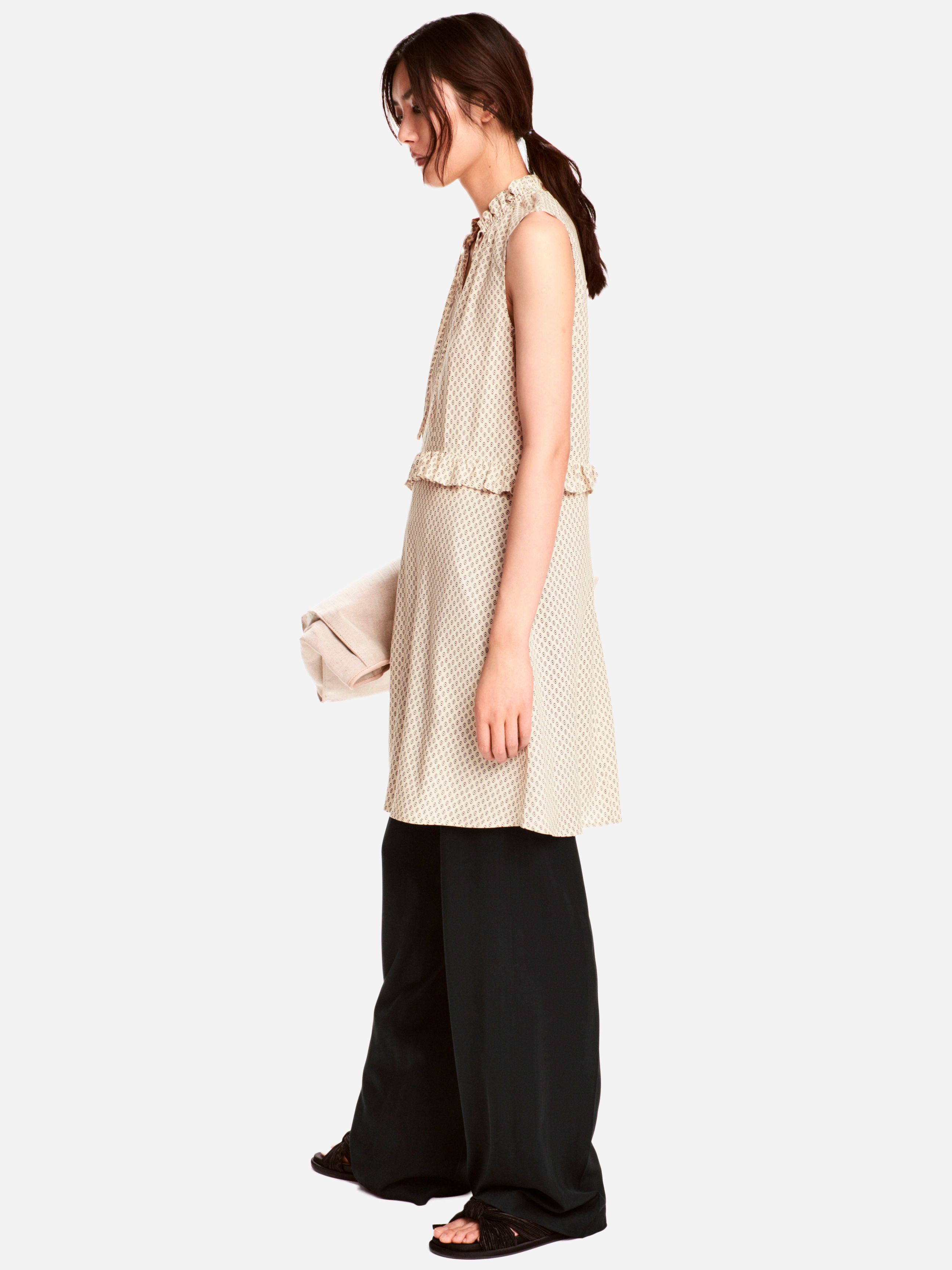 

Платье H&M 5090725 32 Светло-бежевое