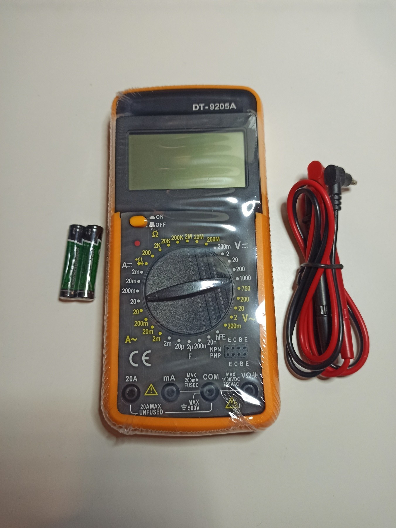 Мультиметр DT-9205А Вимірювання: V, A, R, C (200 *133 * 40 ) 0.33 кг ...