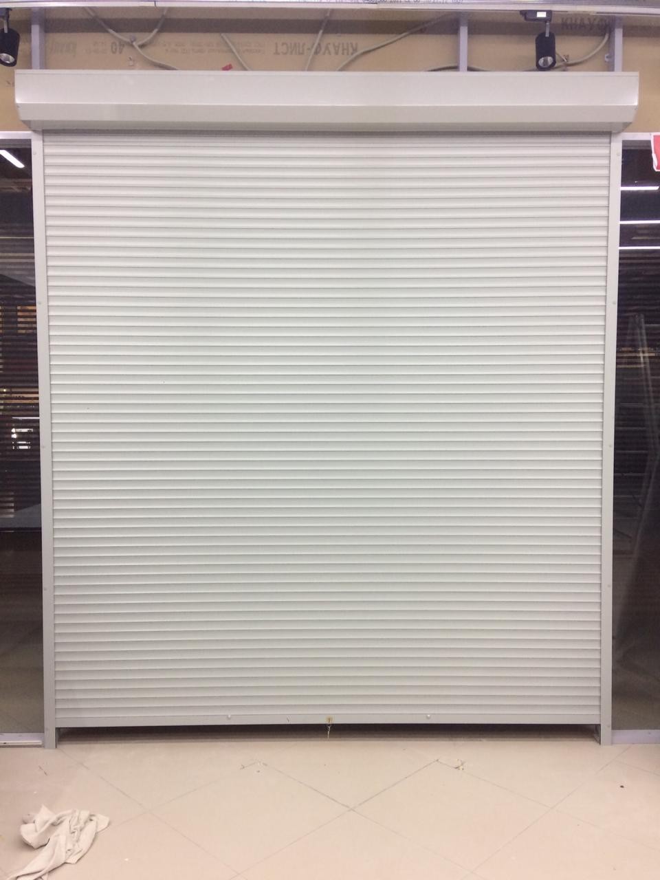 

Роллета защитная с ключем Alutech 3000х3000 Белая