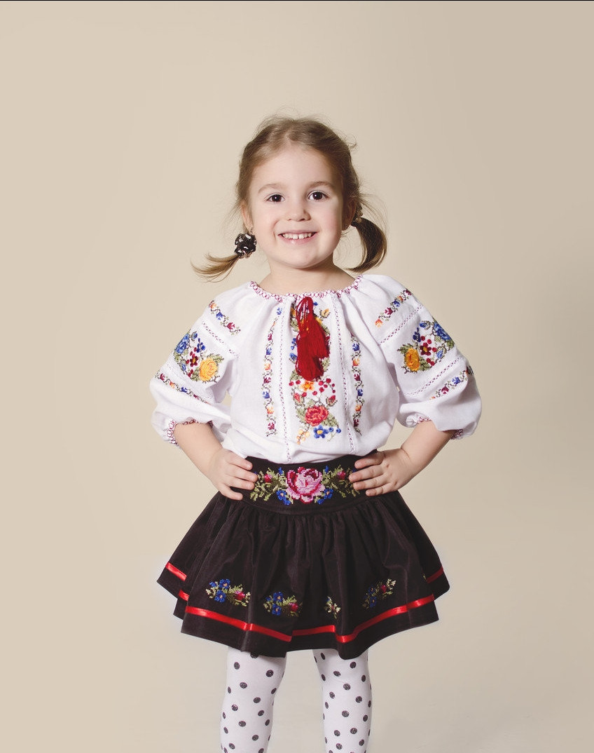 

Вишиванка для дівчинки Olana Софія полотно 146