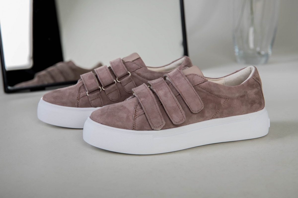 

Кеды женские замшевые на липучках LuxuryShoes 7355-1/36 Темно-бежевые