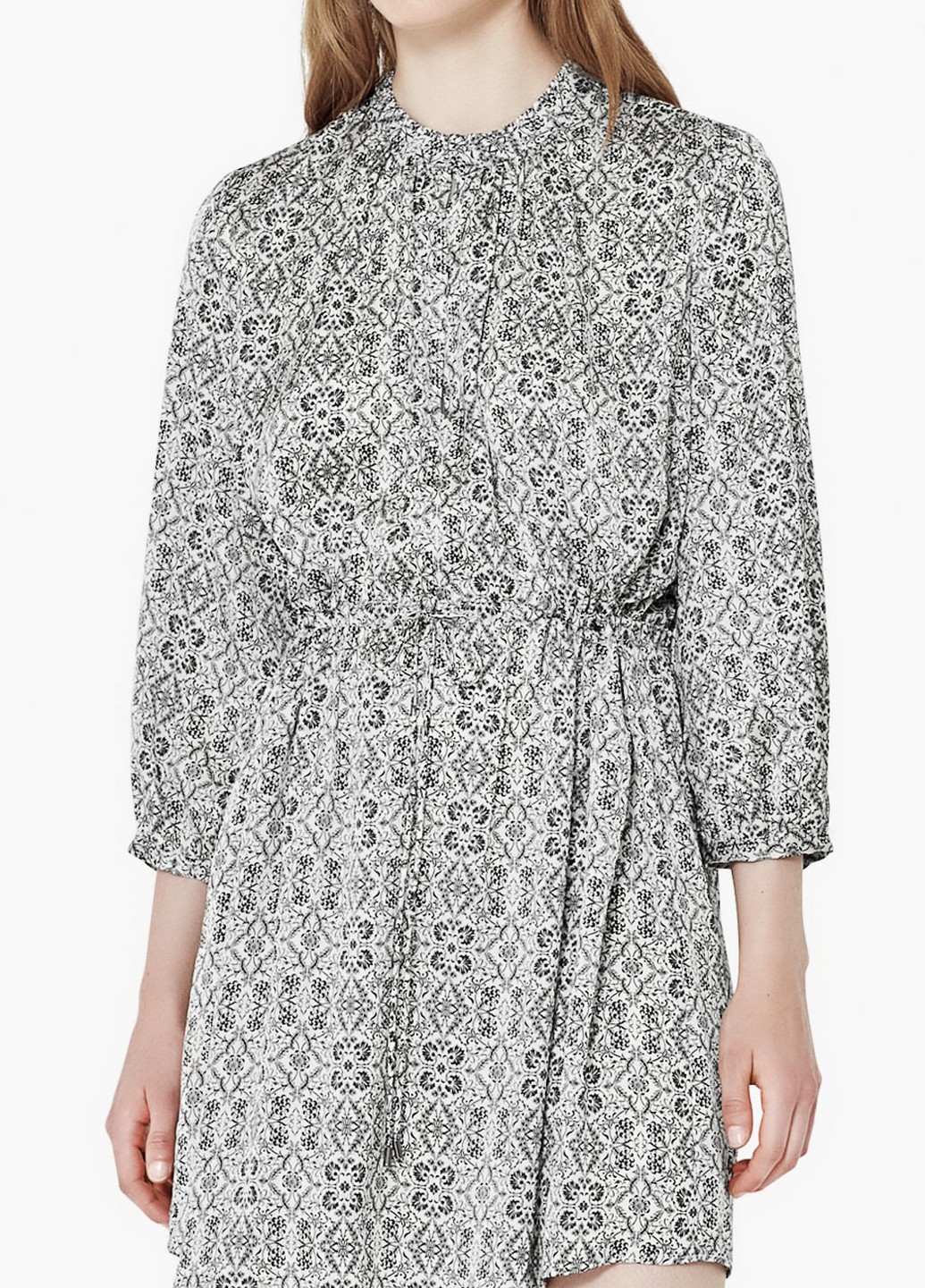 

Платье Mango 51017621_черн.узор M Белое