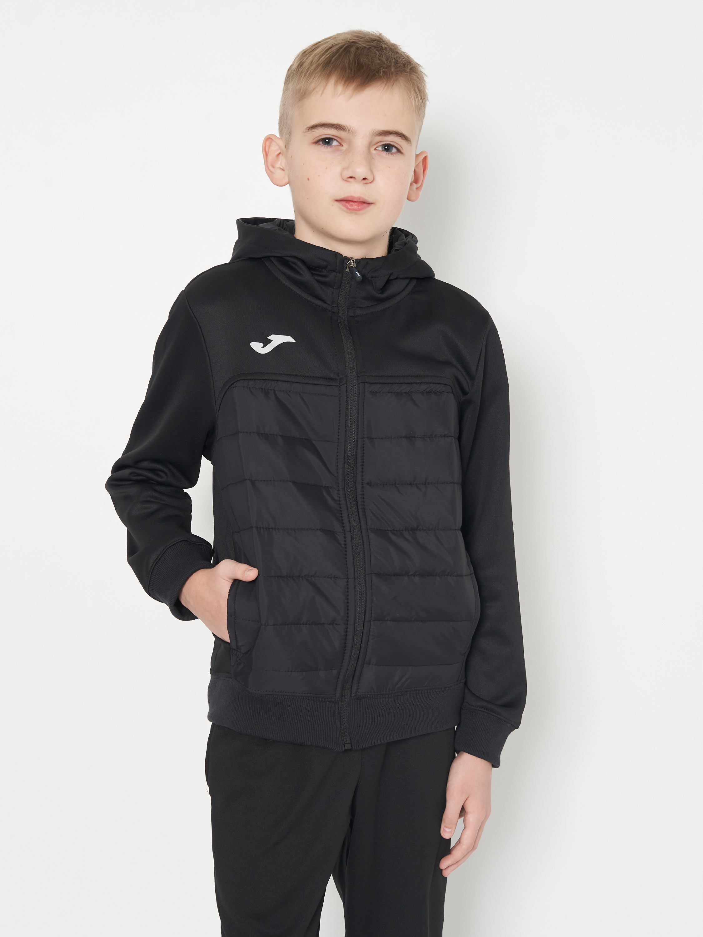 Акція на Підліткова демісезонна куртка для хлопчика Joma Berna 101103.100 129-140 см 3XS Чорна від Rozetka