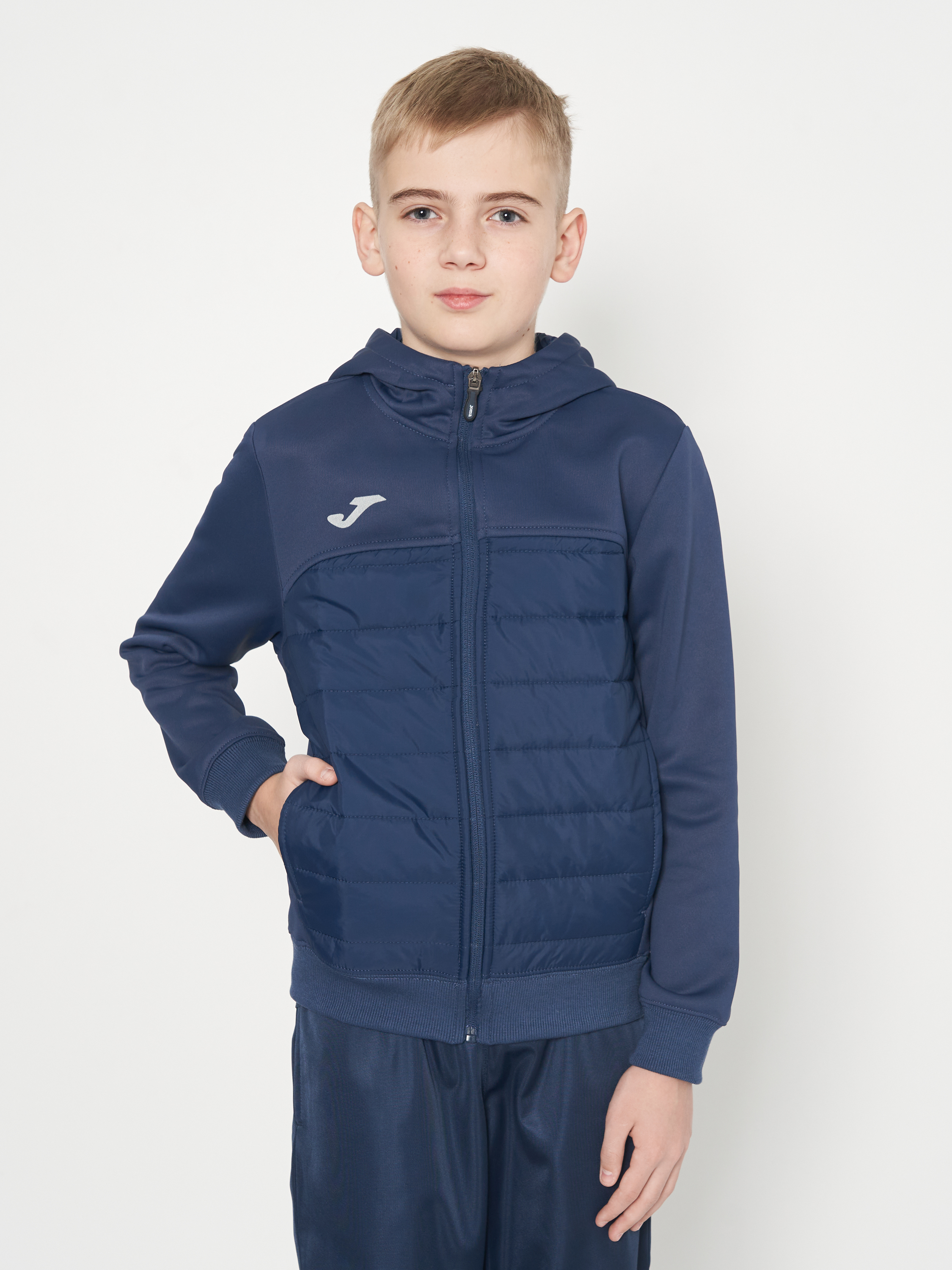 Акція на Підліткова демісезонна куртка для хлопчика Joma Berna 101103.331 129-140 см 3XS Темно-синя від Rozetka