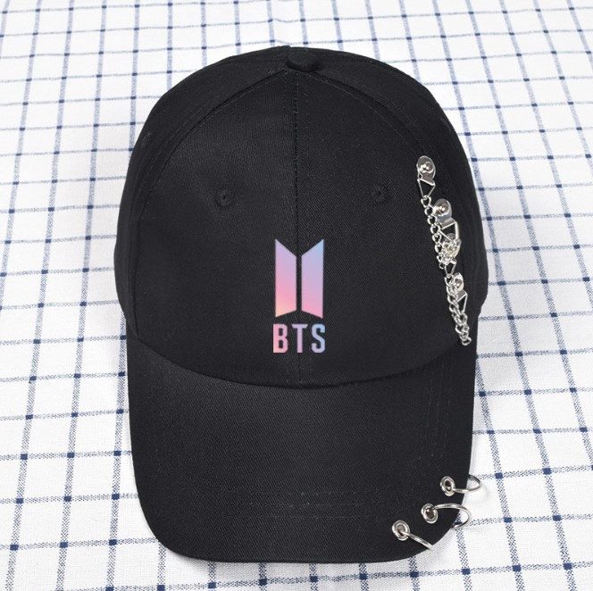 

Кепка Jsstore BTS Черная с Розовой эмблемой с Кольцами и цепями