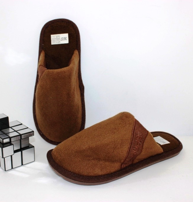 

Тапочки для мальчика Shoes 010-коричневые 36/37 23.0см коричневый