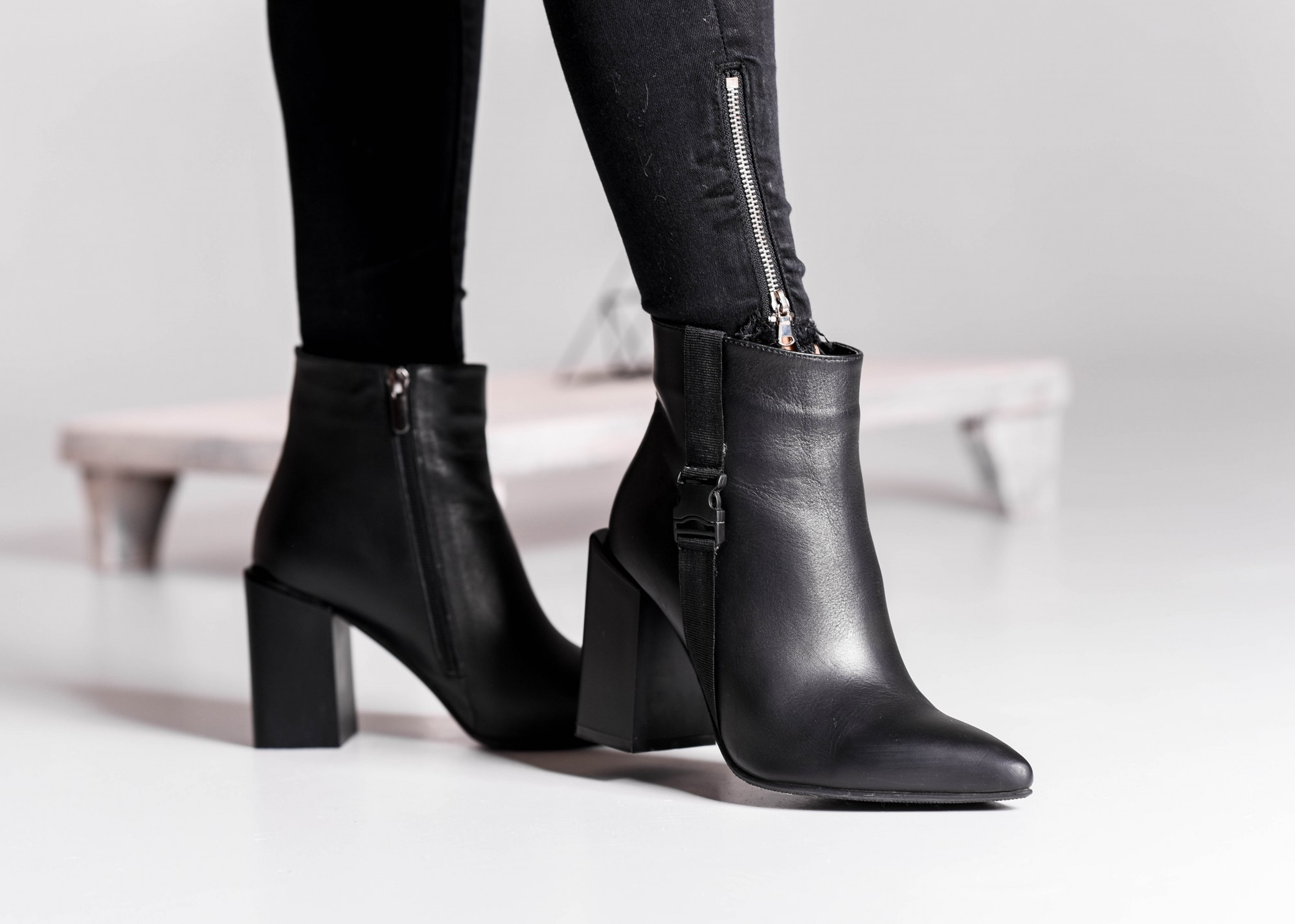 

Ботинки Maya Shoes 2554 Черный 39р