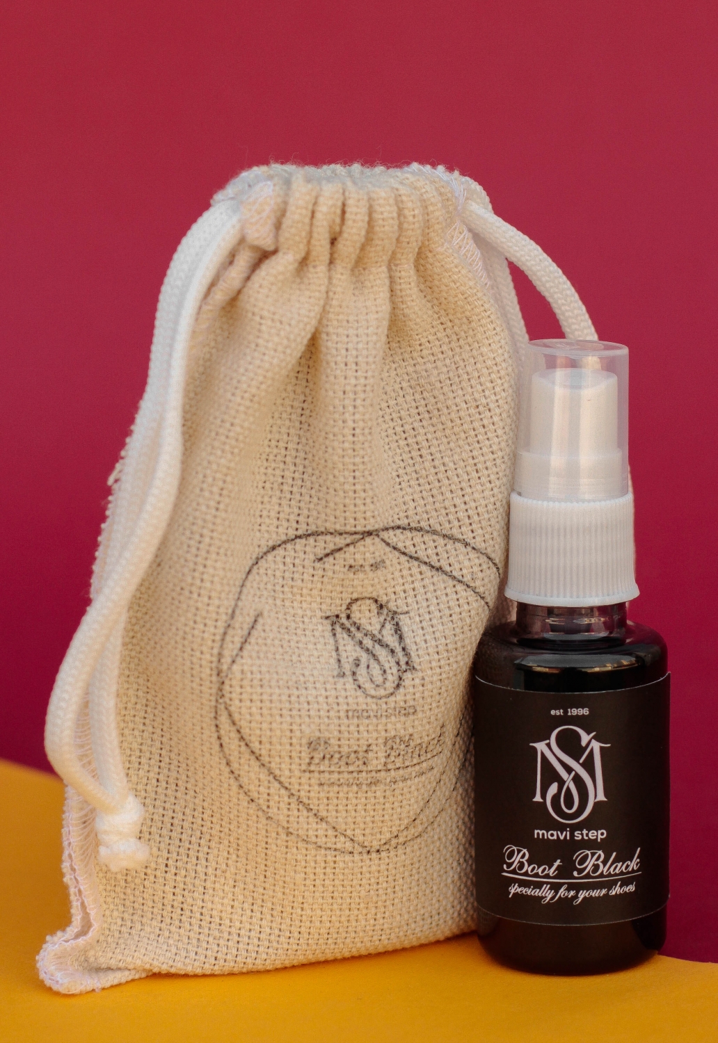 

Черный спрей-восстановитель для замши и нубука MAVI STEP Nubuck & Suede Spray, 50 мл