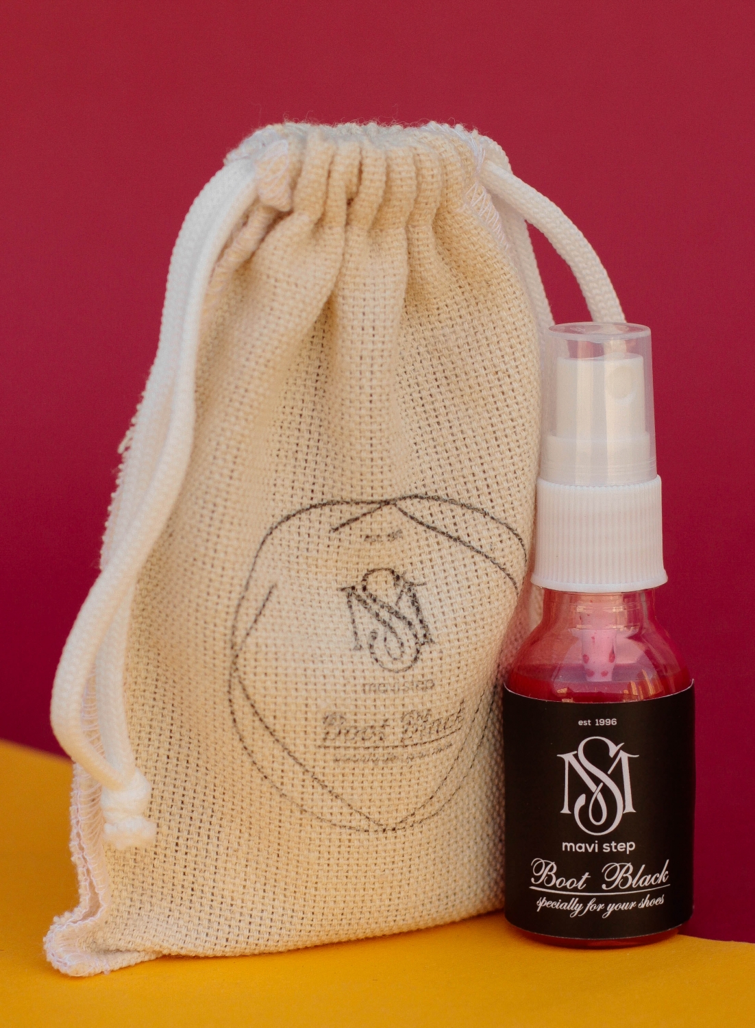

Красный спрей-восстановитель для замши и нубука MAVI STEP Nubuck & Suede Spray, 25 мл