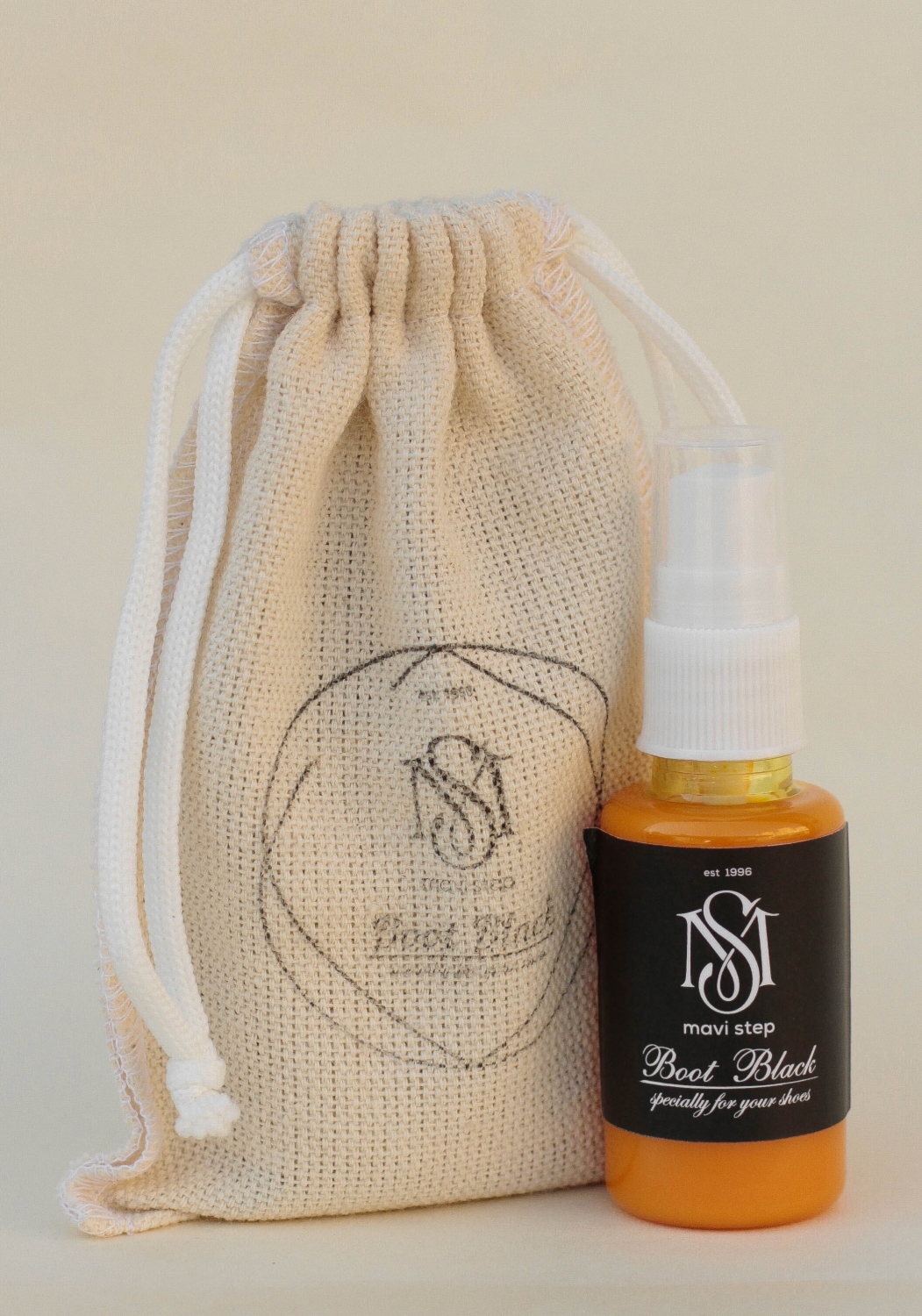

Желтый спрей для восстановления кожи обуви MAVI STEP Grease Spray 30мл