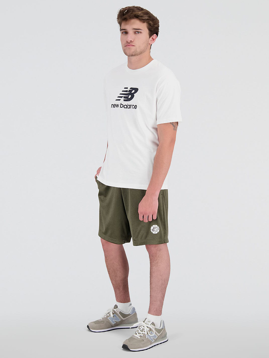 Акція на Шорти New Balance NB Hoops Essentials Fund MS23583DMO 2XL Темно-зелені від Rozetka