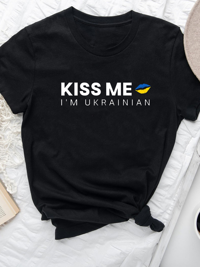 Акція на Футболка жіноча Love&Live Kiss Me! I am Ukrainian! LLP03081 XL Чорна від Rozetka