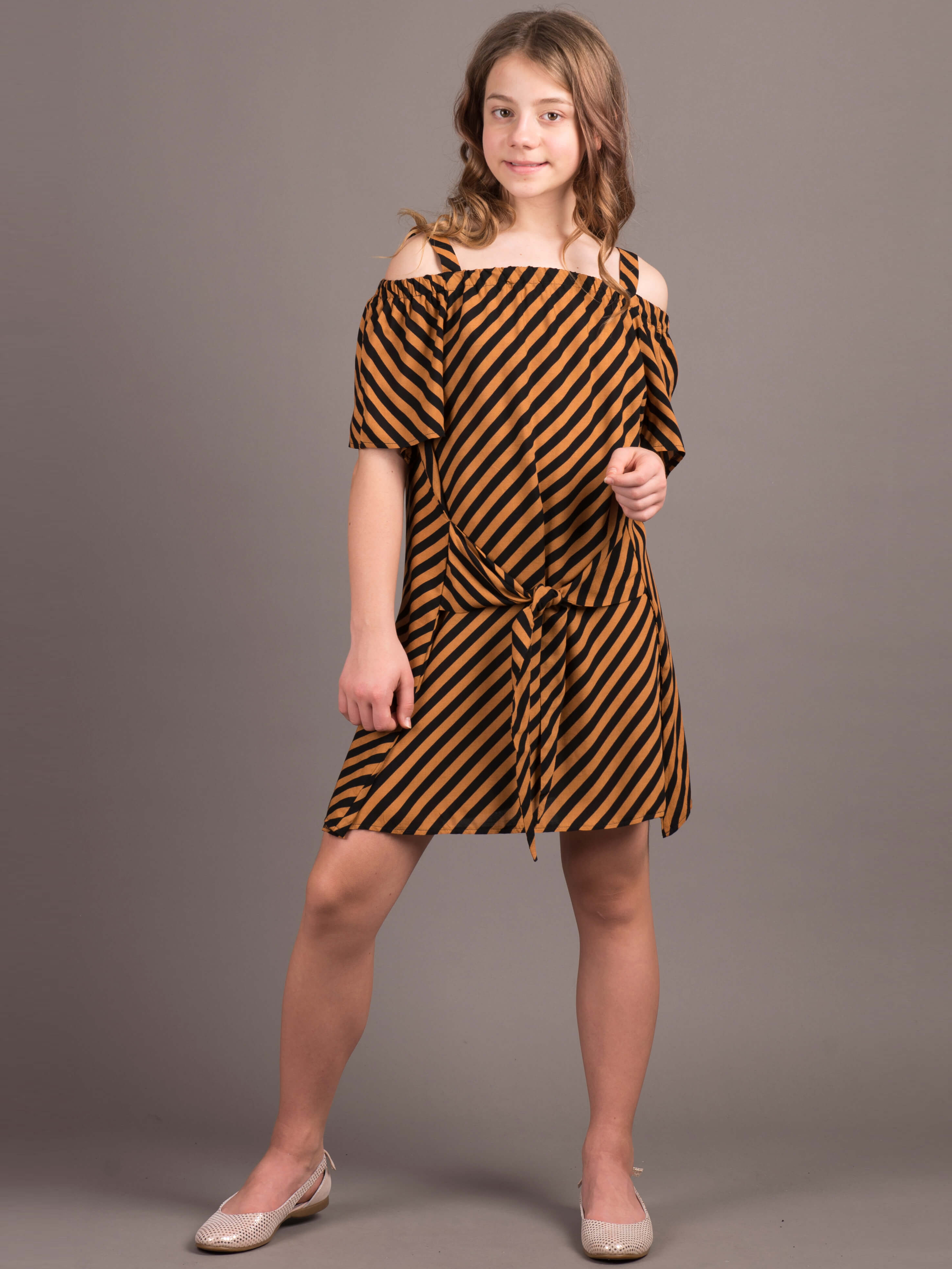 

Платье ANDRE TAN Kids K40057 152-158 см Черное/Тоффи