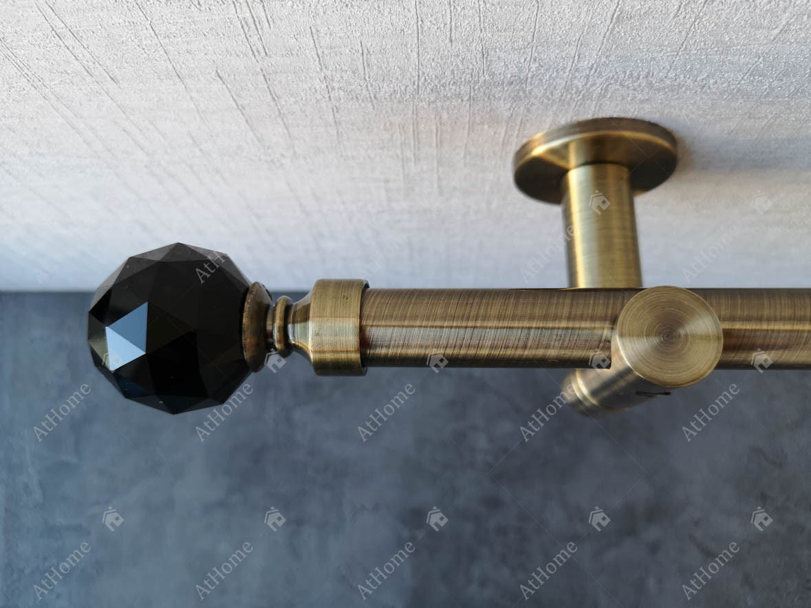 

Карниз Quadrum Черный кристалл 200 см потолочный одинарный универсальный Антик 19 мм гладкая (кольца с крючками)