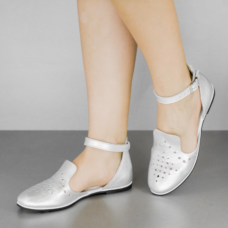 

Босоножки Winner Boots серебристые 8129 36