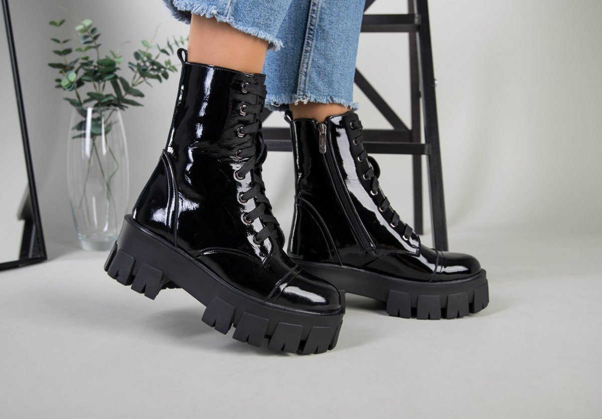

Ботинки женские кожа наплак на шнурках демисезонные LuxuryShoes 6714-1д/36 Черные