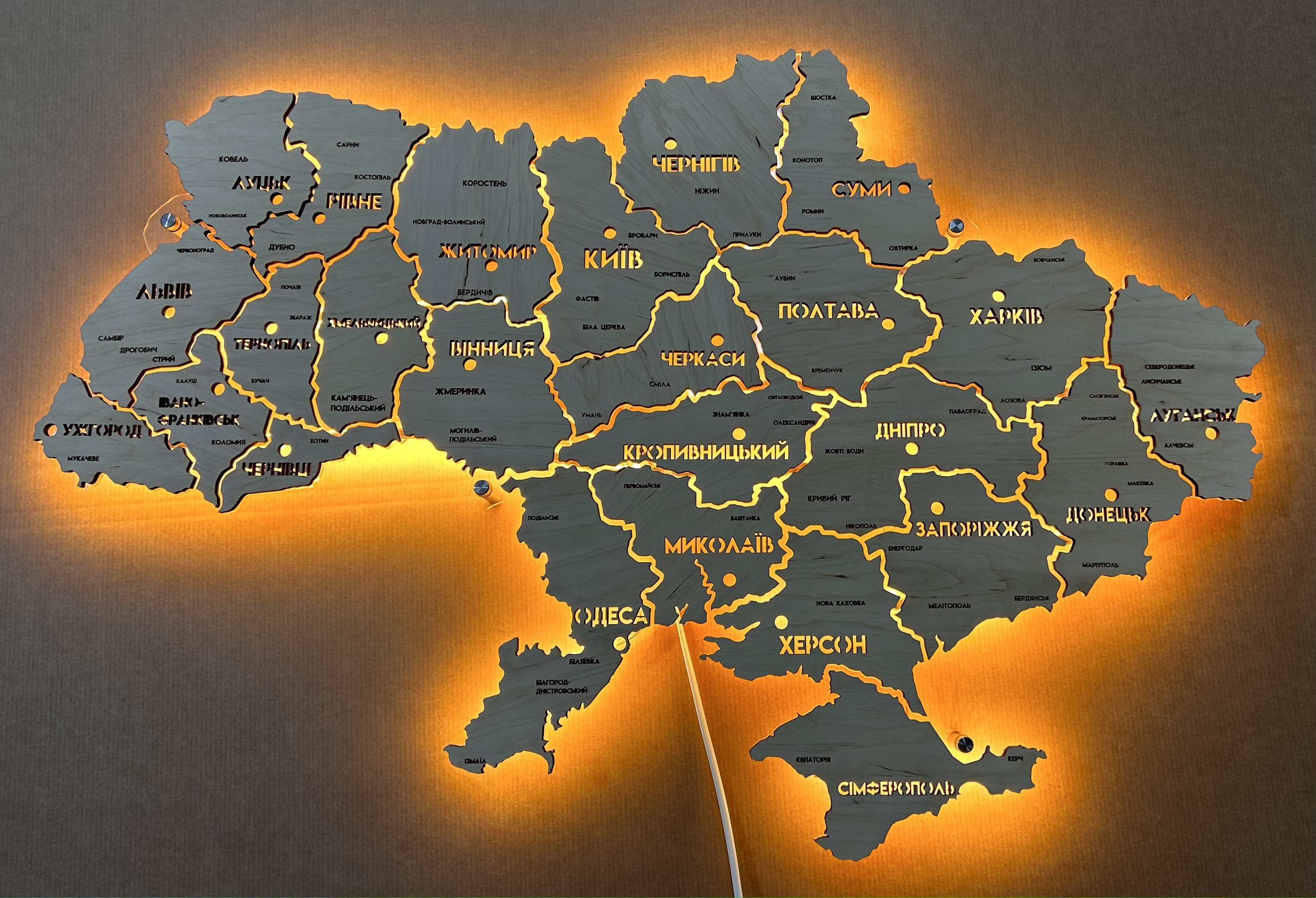Карта України Factura на акрилі з підсвіткою між областями 90х60 см ...