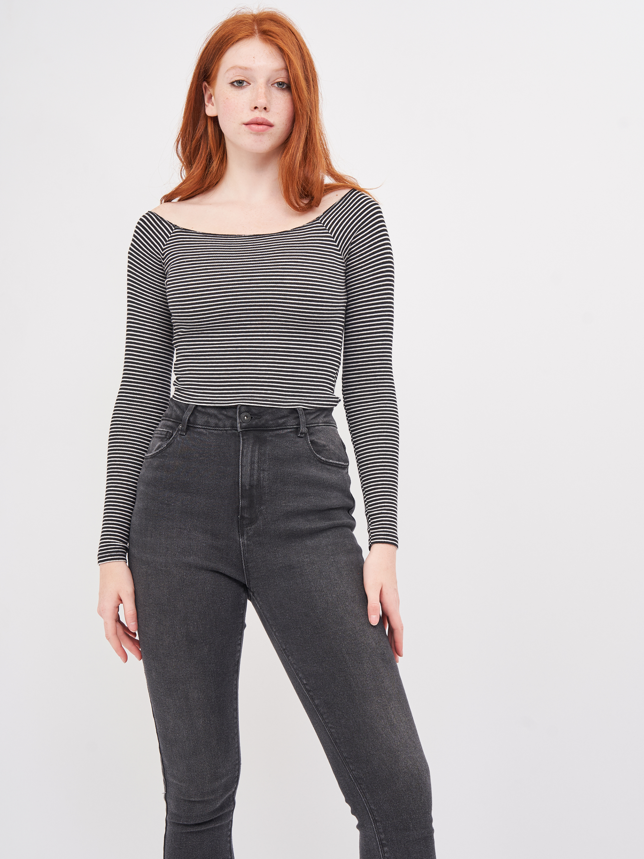 

Лонгслив Pull & Bear 9238/326/805 S Черно-белый