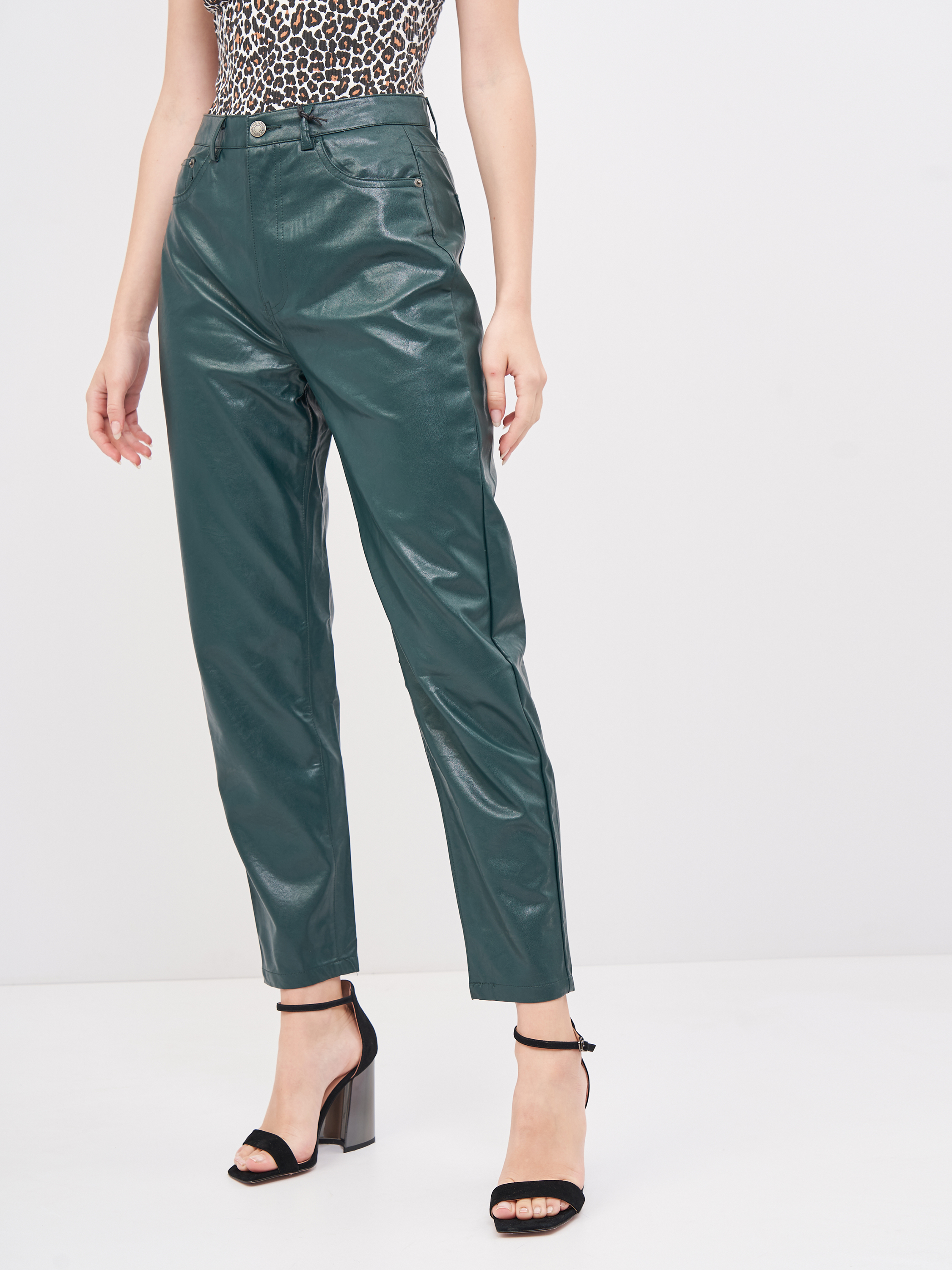 

Брюки Pull & Bear 9680/393/501 32 Зеленые