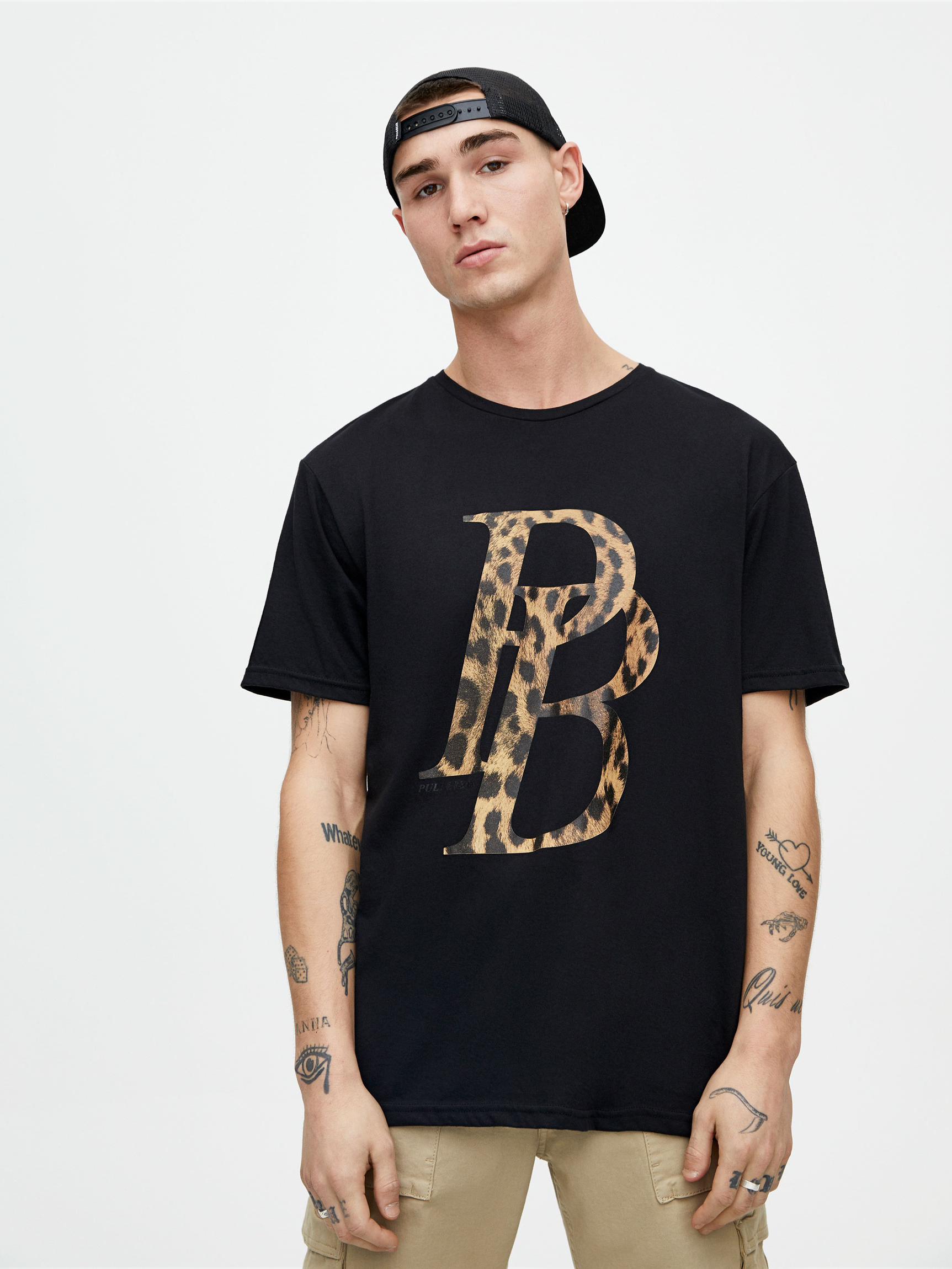 

Футболка Pull & Bear 5244-512-800 S Черная