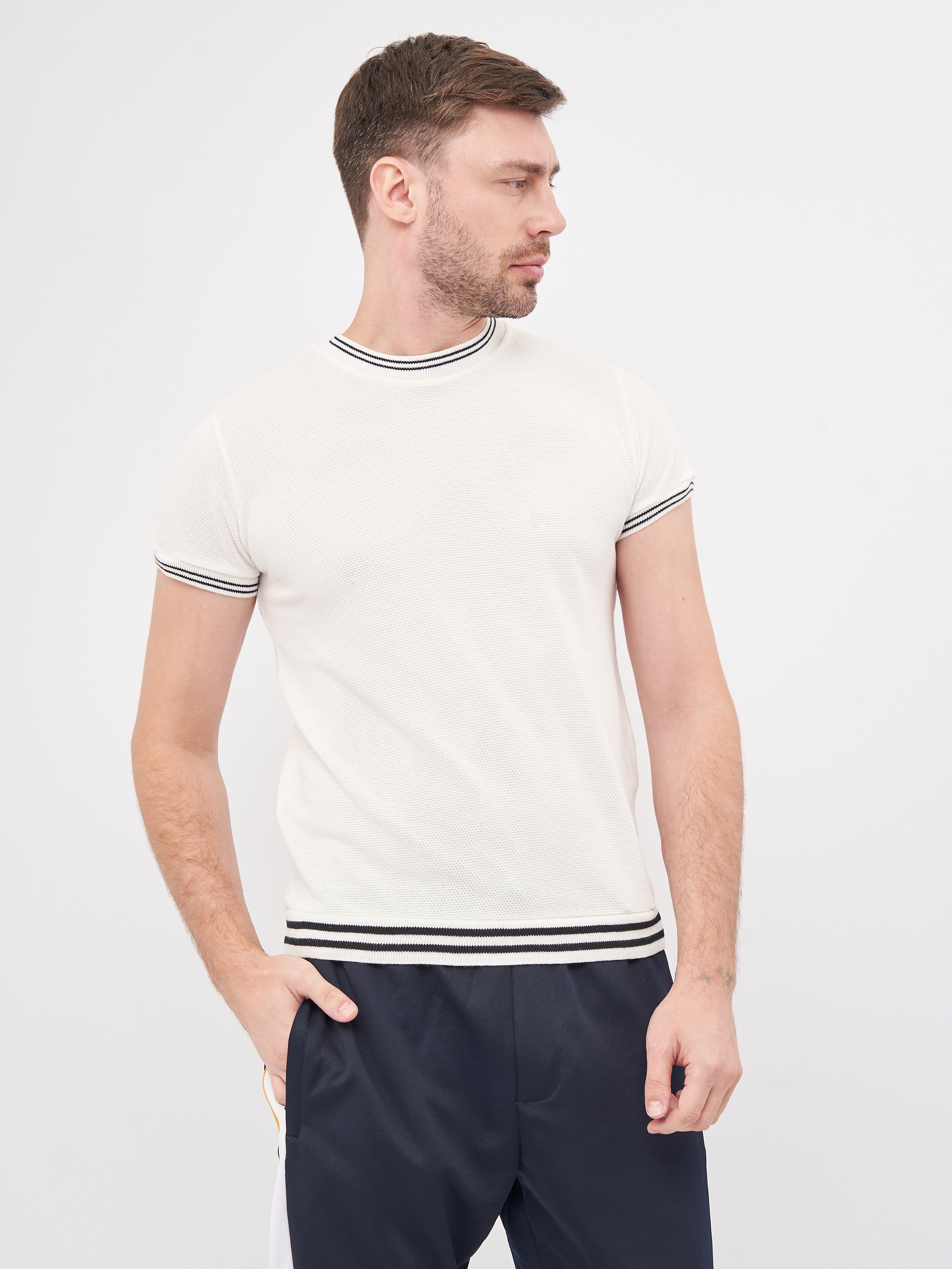 

Футболка Pull & Bear 9559-551-251 S Молочная