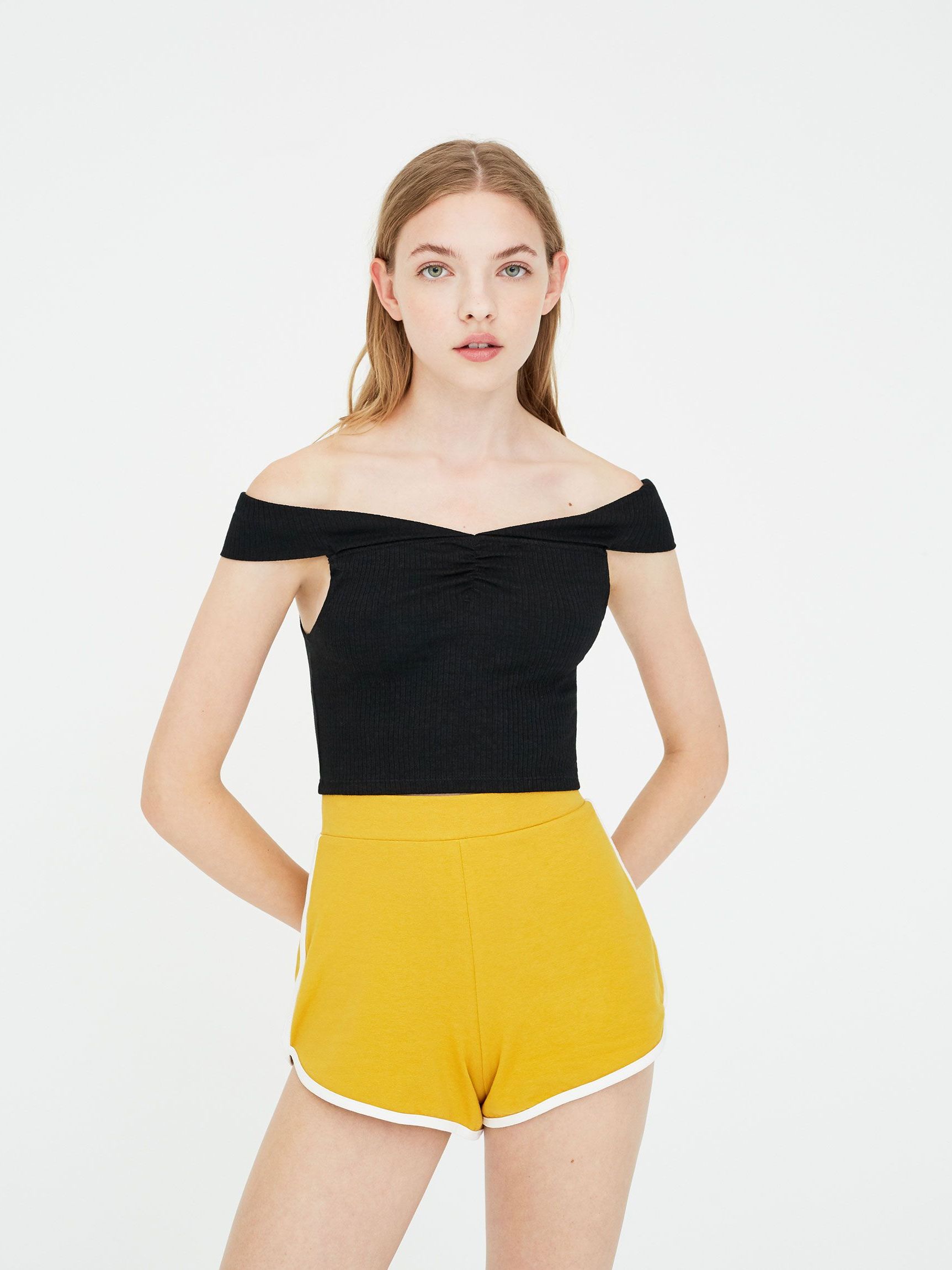 

Топ Pull & Bear 05230317800 S Черный