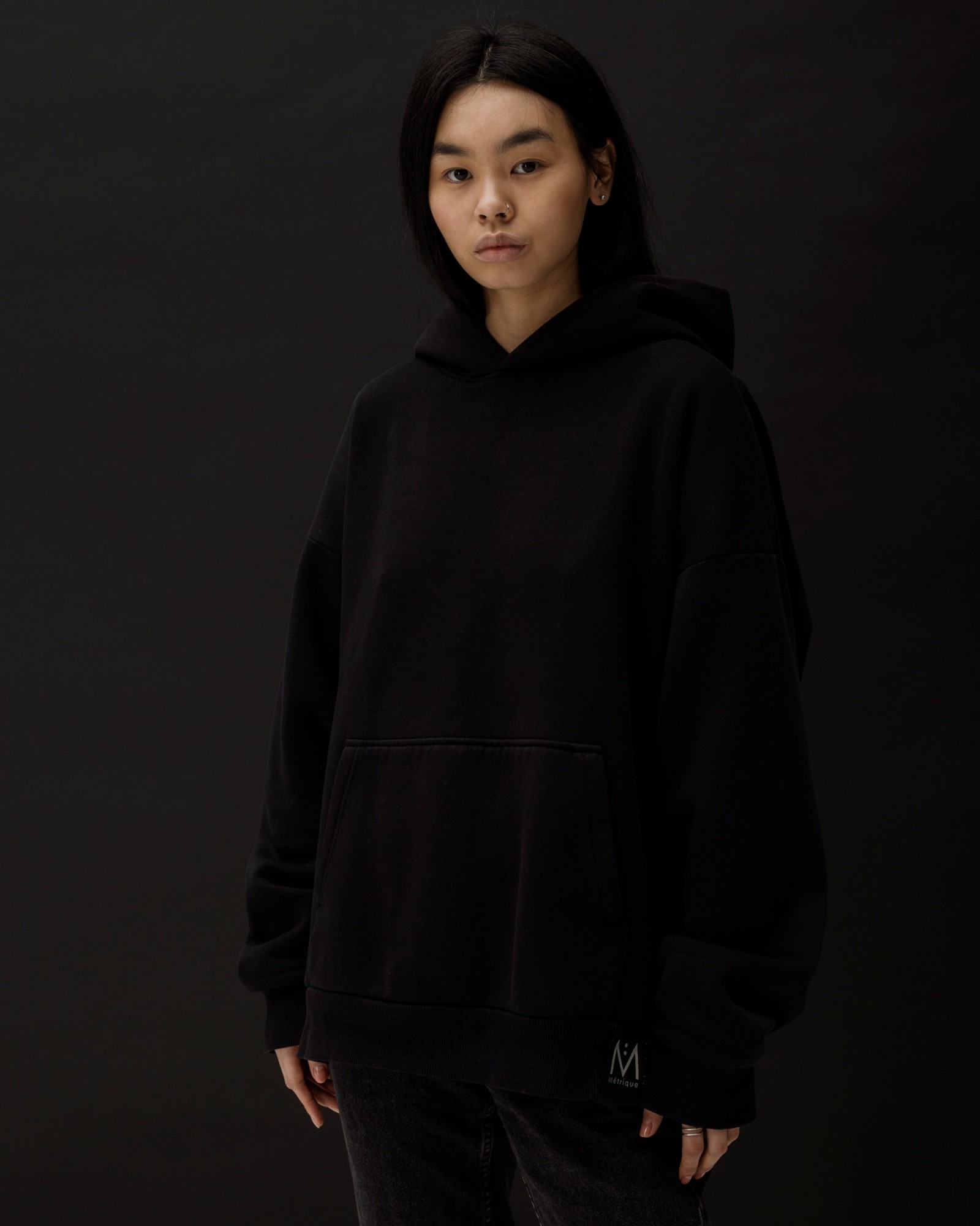 

Худи Métrique A2: Noir Medium L/XL Черный E5