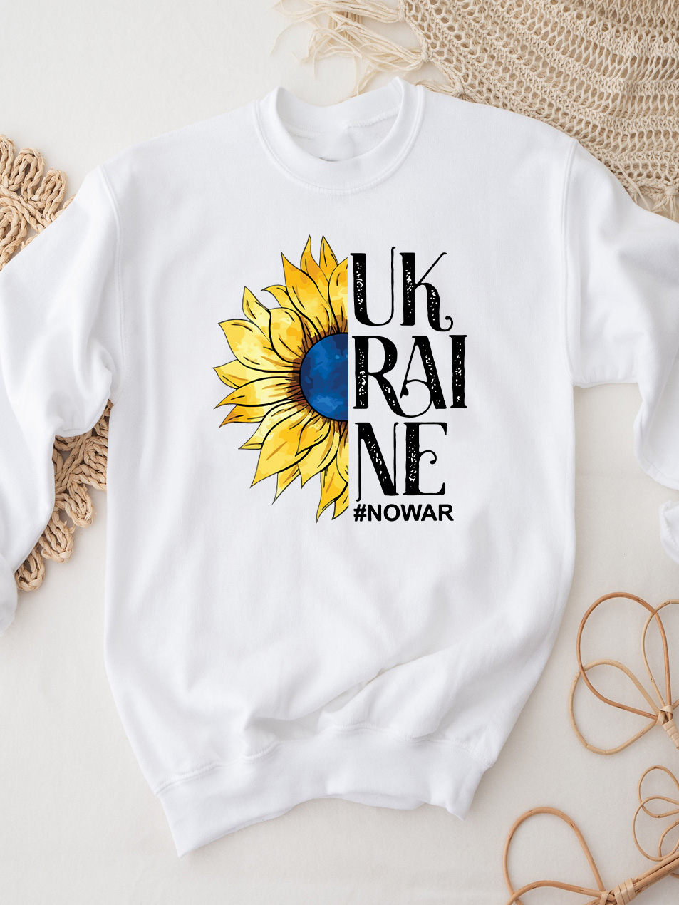 Акция на Світшот жіночий Love&Live Ukraine #NoWar LLP03445 XS Білий з принтом от Rozetka