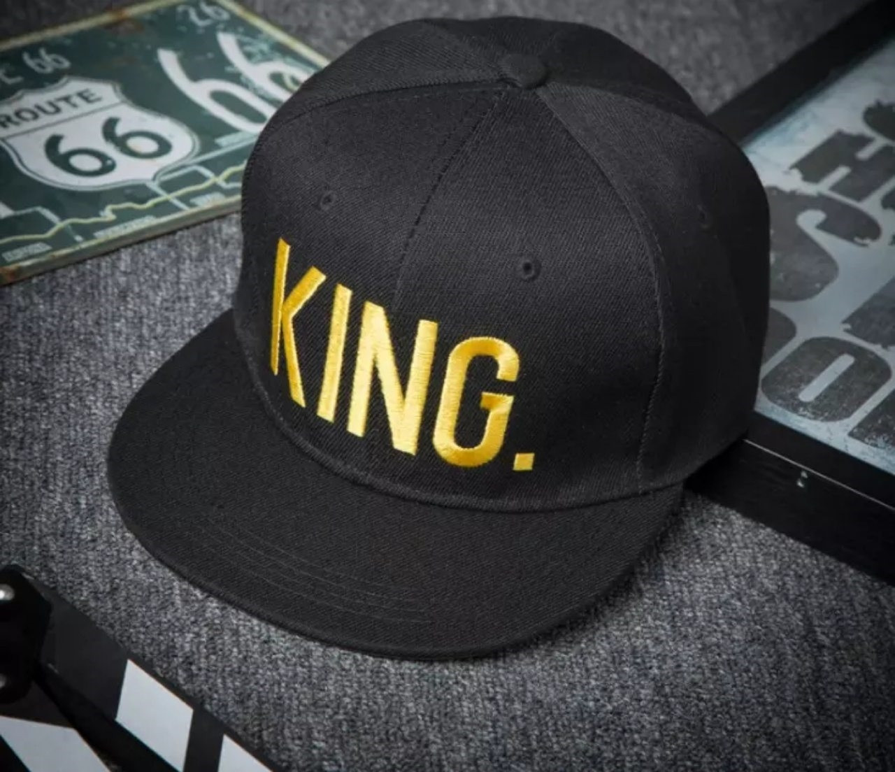 

Кепка снепбек King 2 (Король) с прямым козырьком