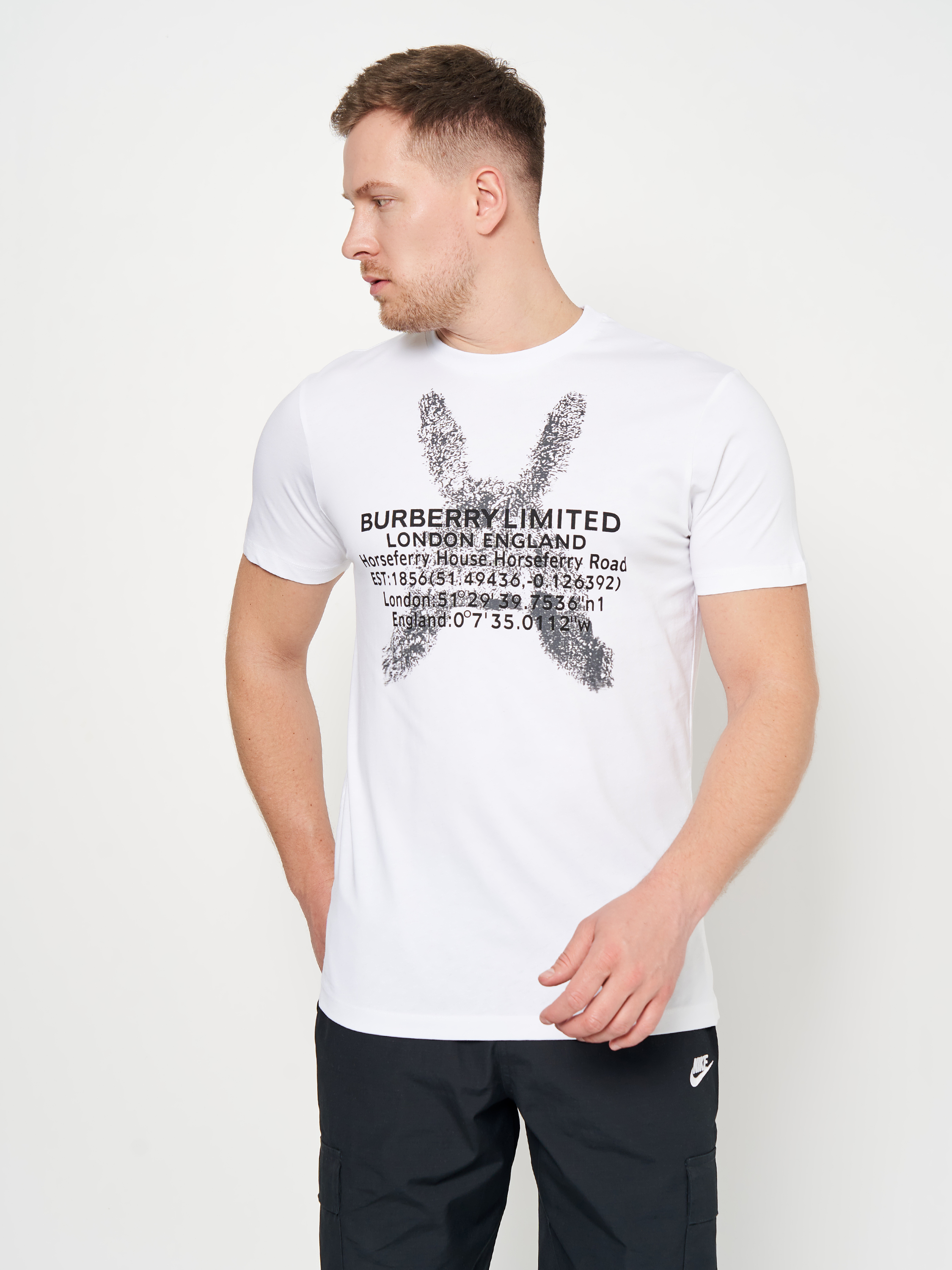 Акція на Чоловіча футболка Burberry 11118.2 S 44 Біла від Rozetka