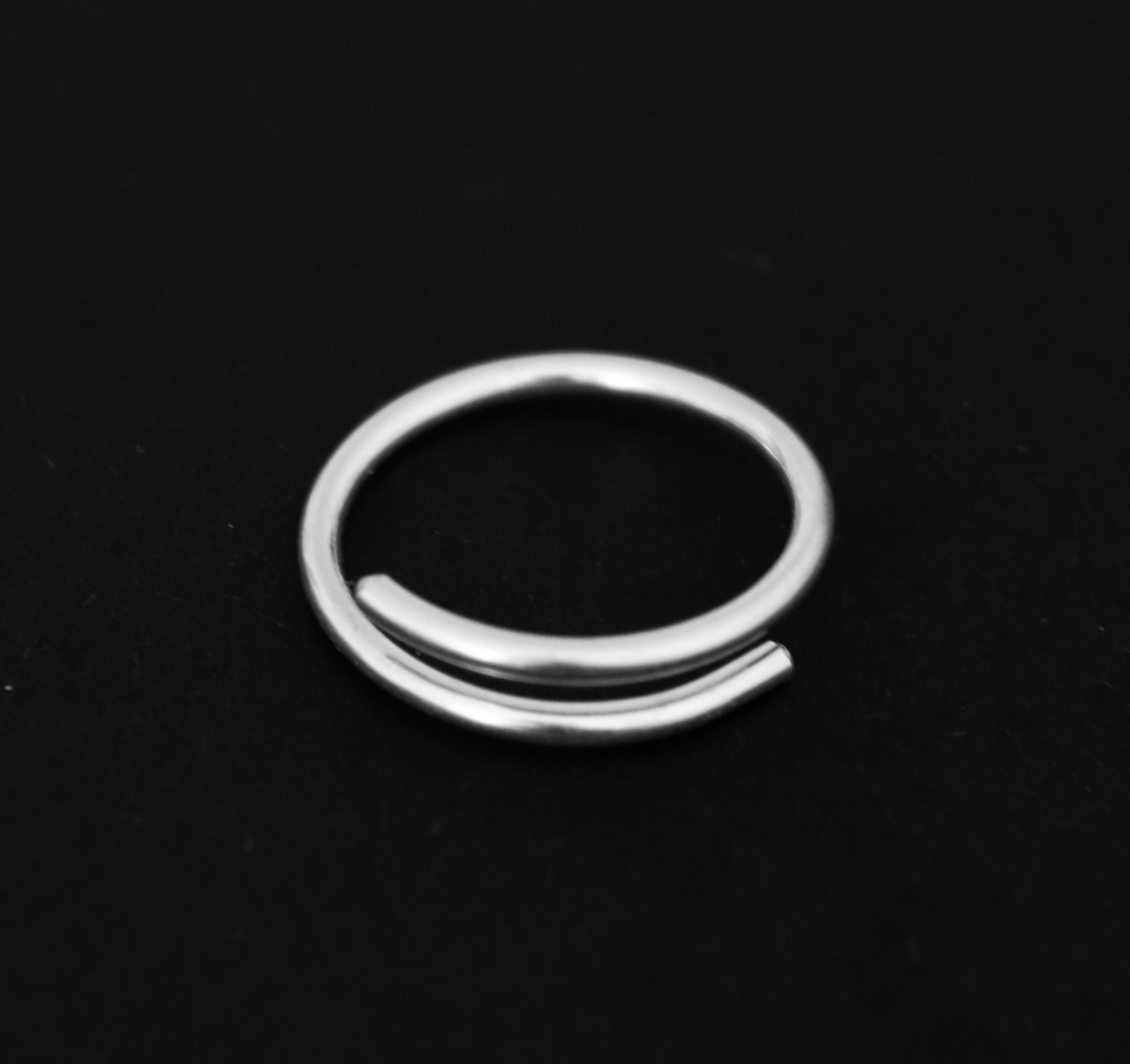 

Кольцо Unique Jewellery UJ8 размер 17,5 Серебряное UJ819