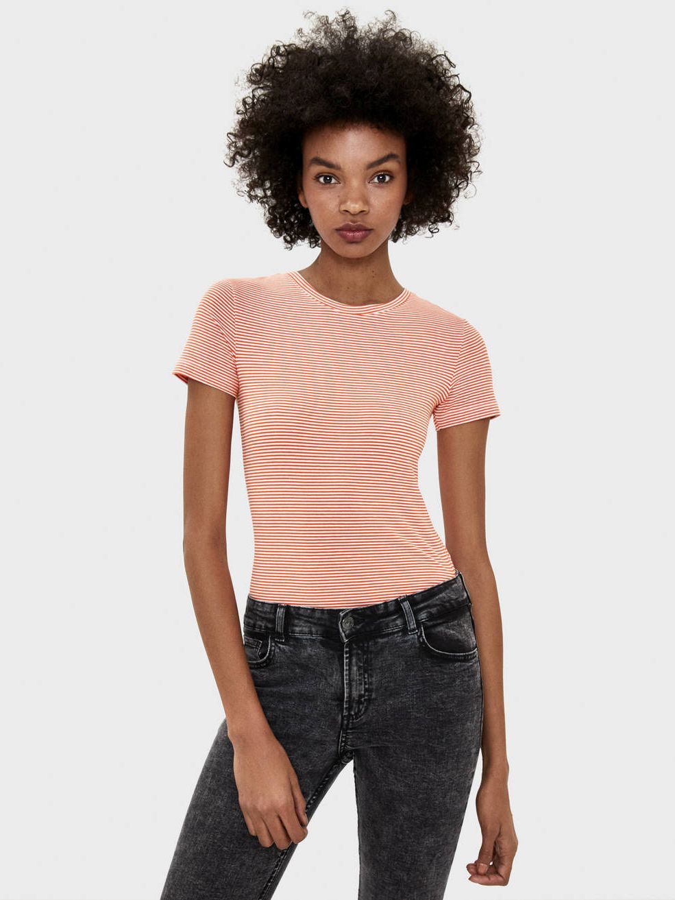 

Футболка Bershka 7355-666-615 L Розовая (07355666615048_SZ07355661615043)