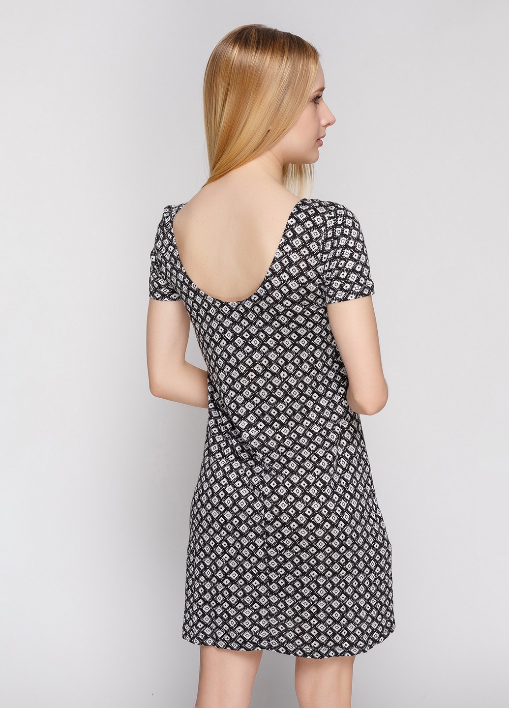 

Платье Mango M Черно-белый 61045675