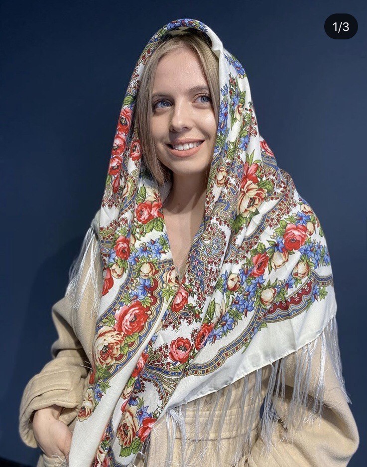 

Платок павлопосадский Платочная Мануфактура 120х120 см Молочный П-2004-8
