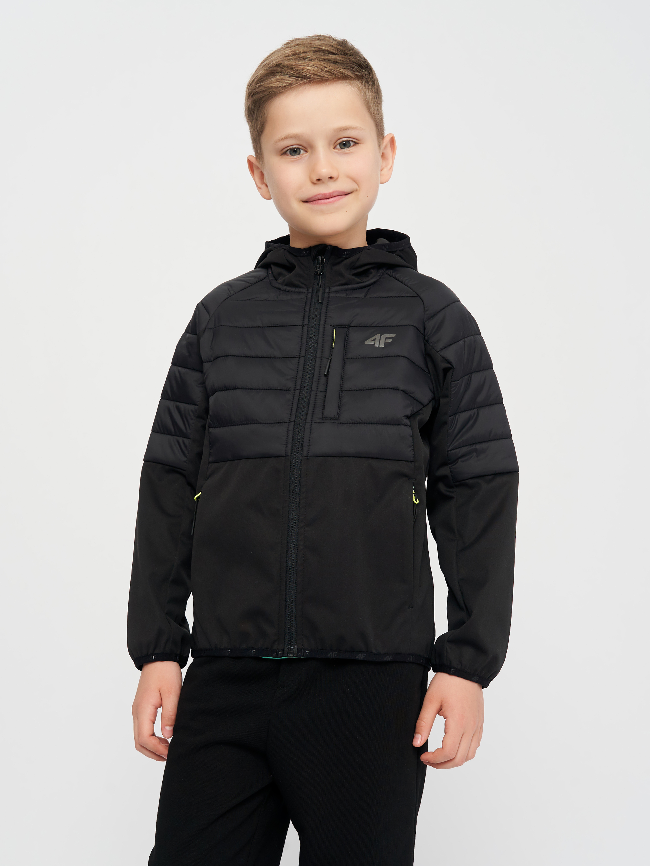 Акція на Підліткова демісезонна стьобана куртка для хлопчика 4F 4FJSS23TTJAM072-20S 158 см Чорна від Rozetka