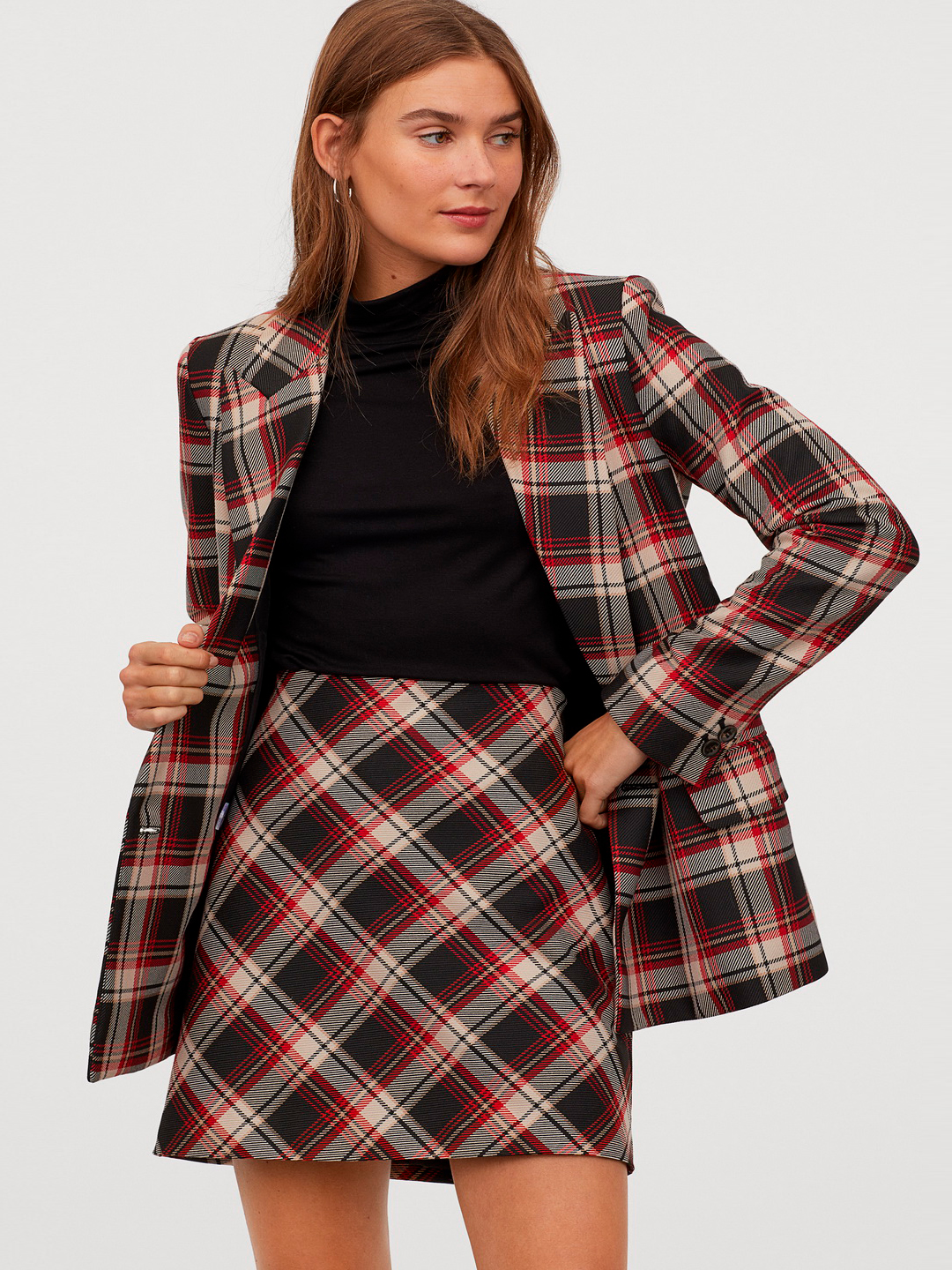

Юбка H&M 0814684-0  Черная, Юбка H&M 0814684-0 36 Черная