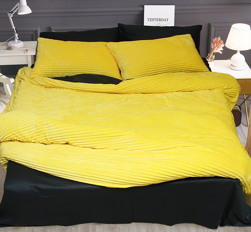 

Постельный Комплект Утепленный Евро 4 Сезона TAG Три Функции на молниях+ 4 Наволочки Желтый+Черный