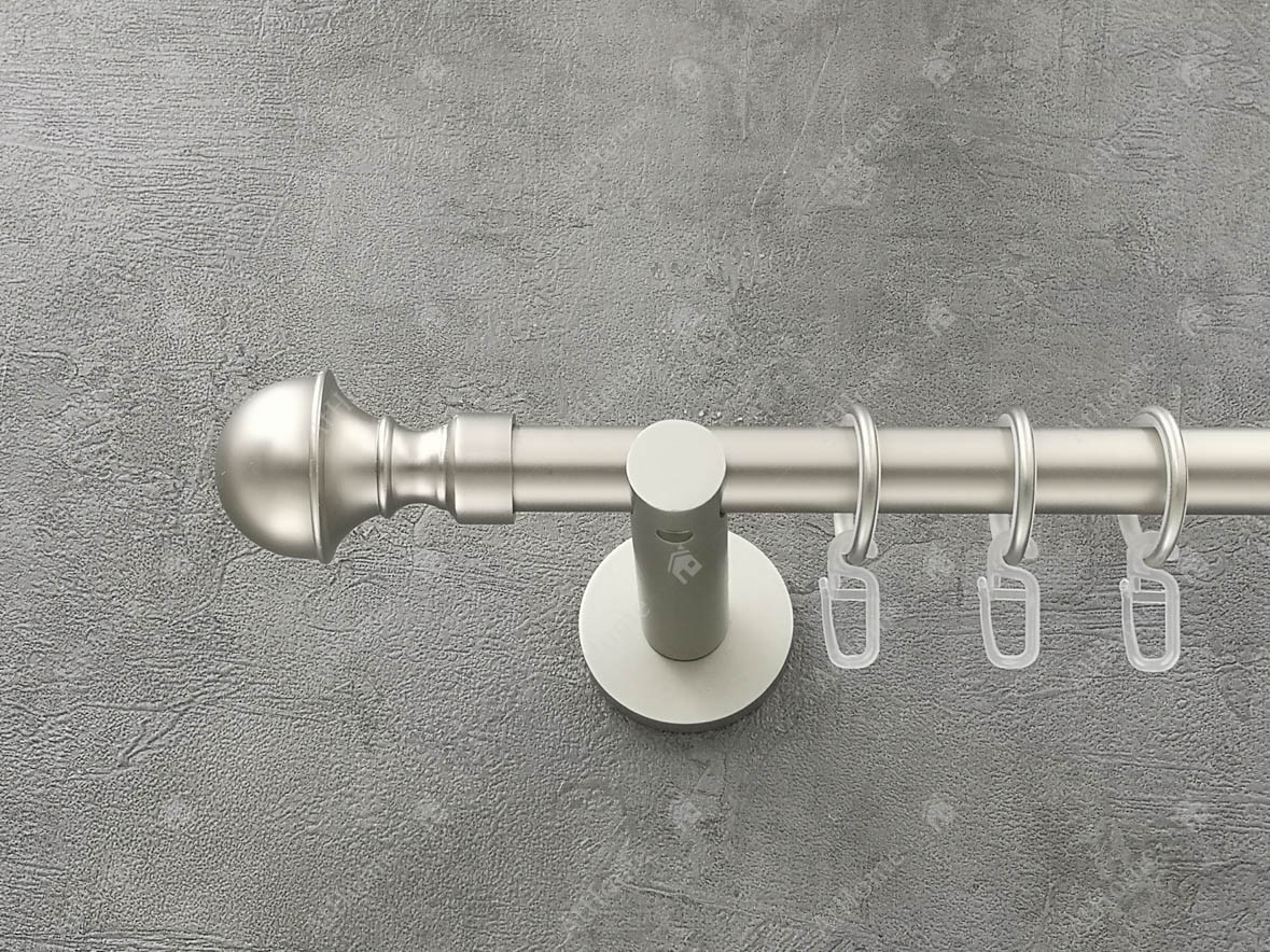 

Карниз Quadrum Бостон 240 см одинарный универсальный Сатин 19 мм гладкая (кольца с крючками)